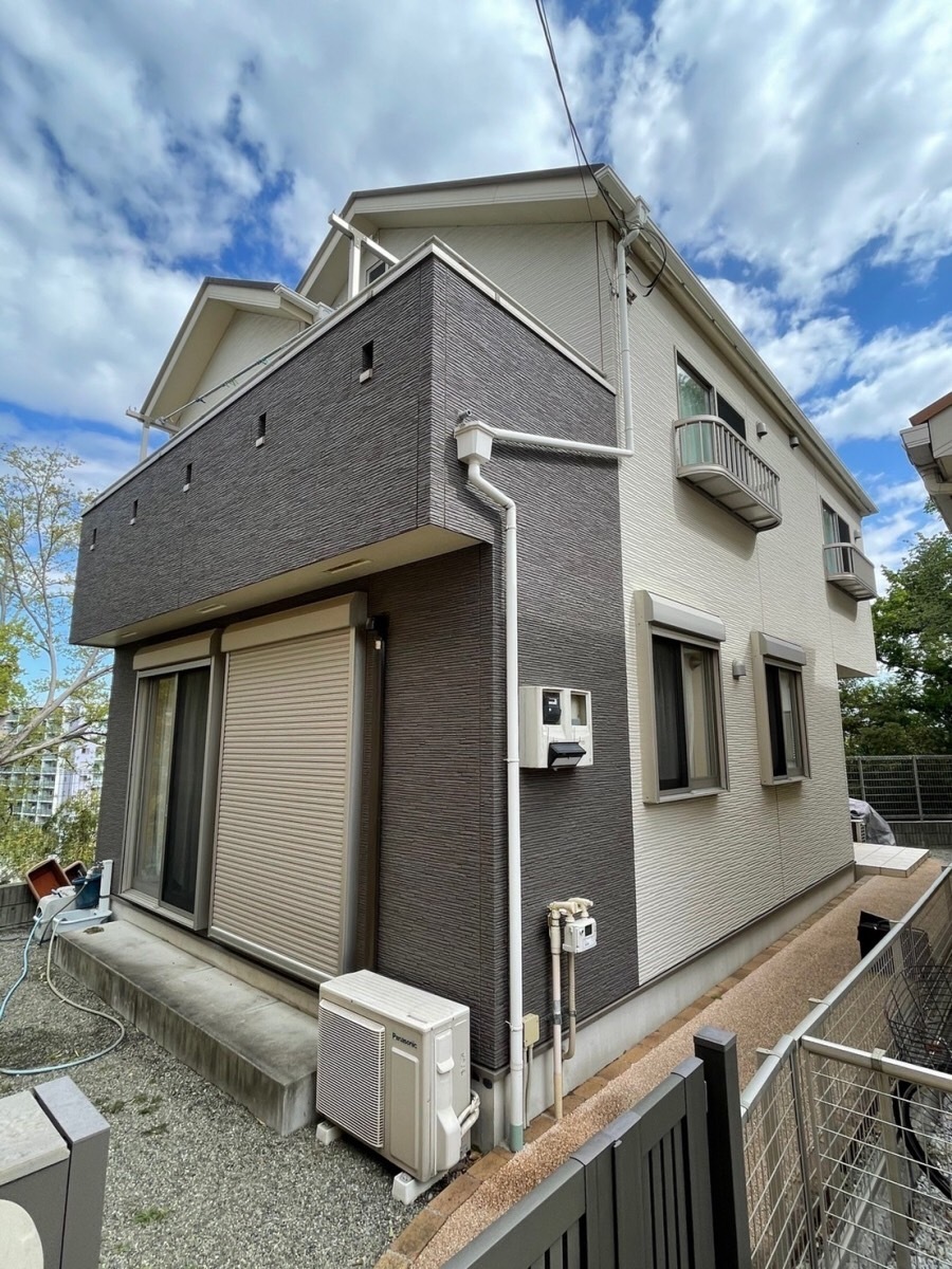 外壁塗装施工前の住宅